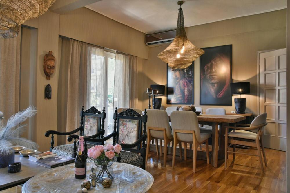 Pepromeno Luxury Apartment In The City Center Kalamata Bagian luar foto