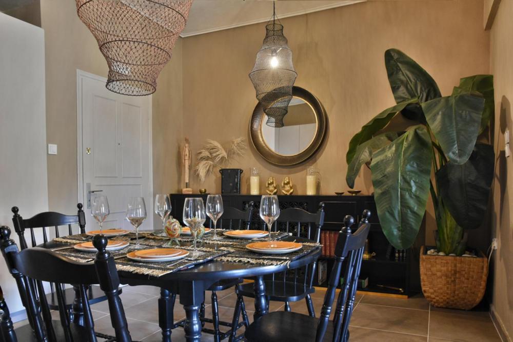 Pepromeno Luxury Apartment In The City Center Kalamata Bagian luar foto