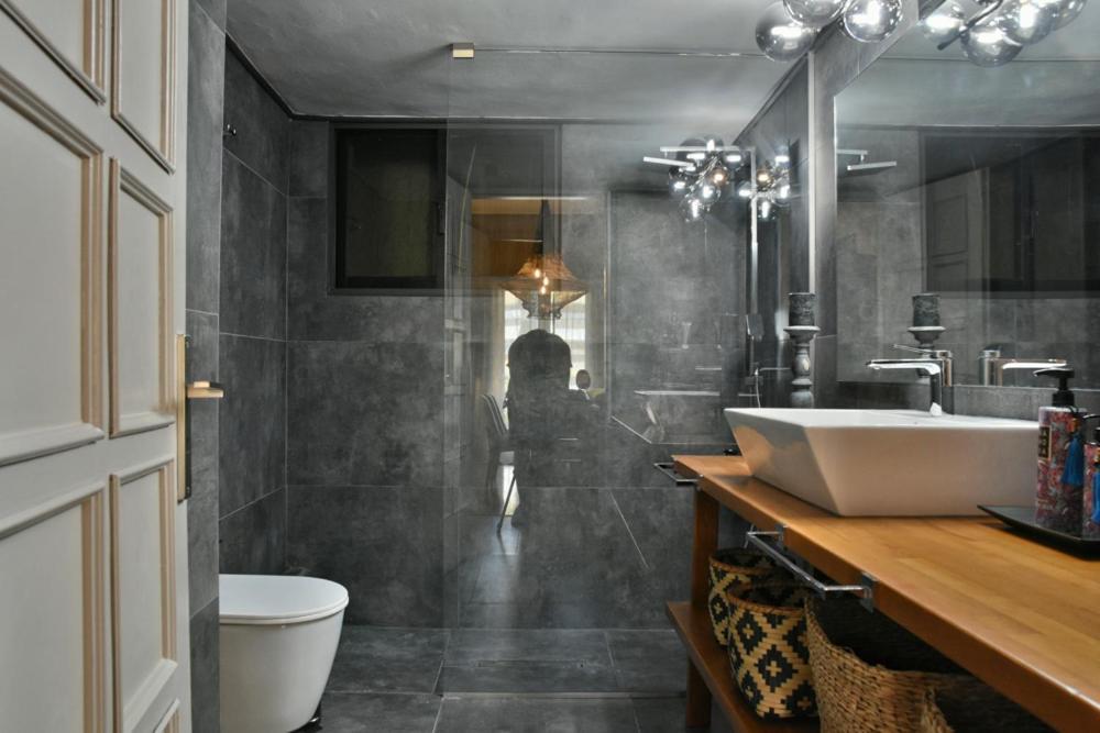 Pepromeno Luxury Apartment In The City Center Kalamata Bagian luar foto